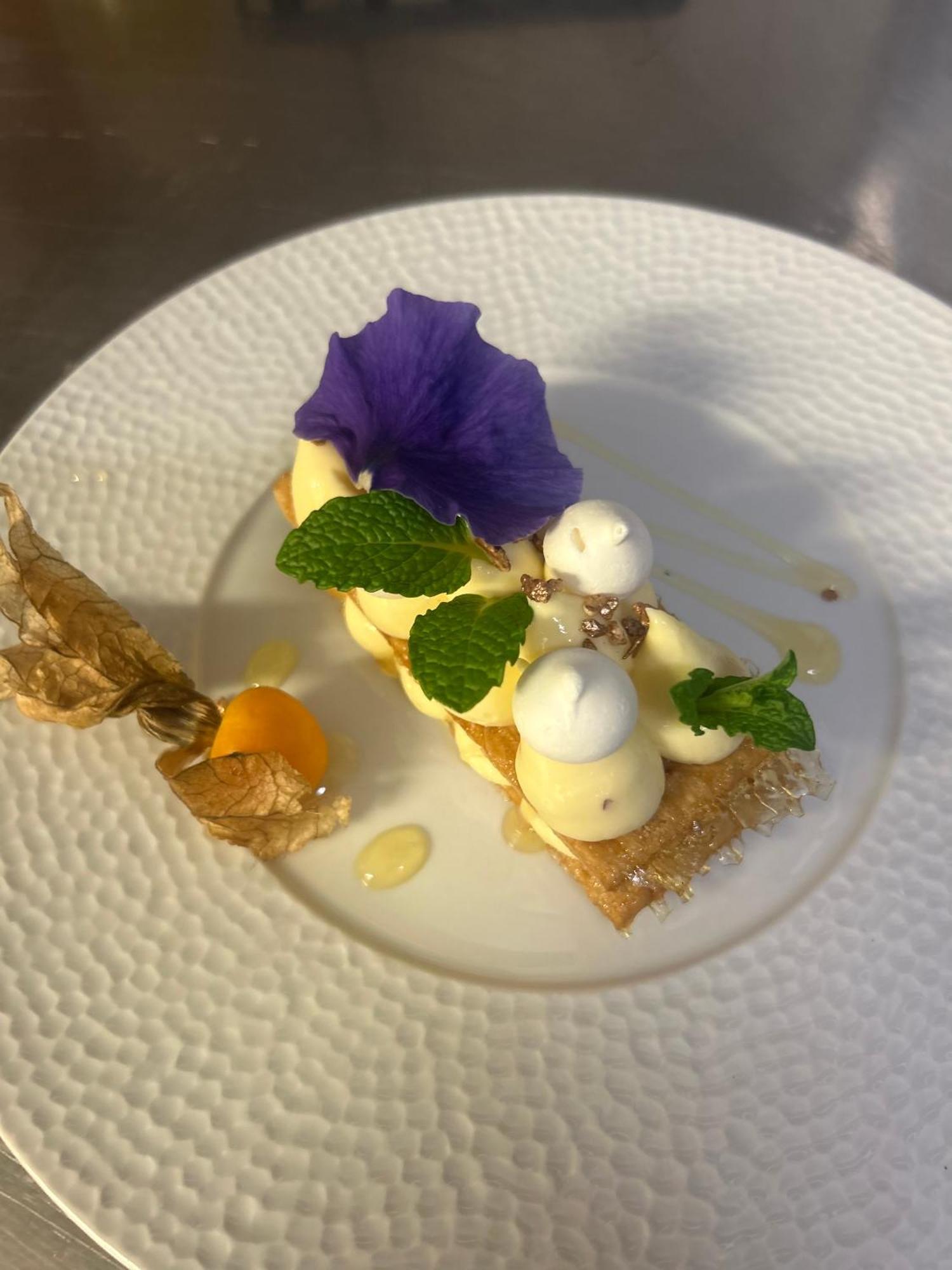 Le D'Tour Gourmand Bed & Breakfast Toulouse-le-Chateau ภายนอก รูปภาพ