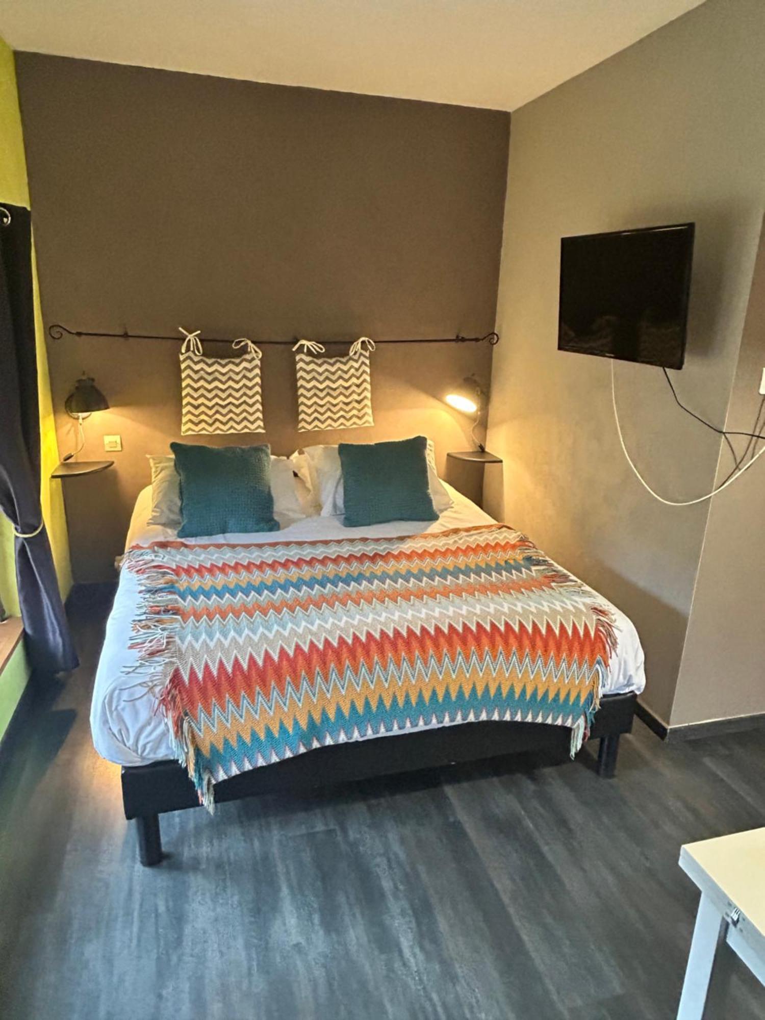 Le D'Tour Gourmand Bed & Breakfast Toulouse-le-Chateau ภายนอก รูปภาพ
